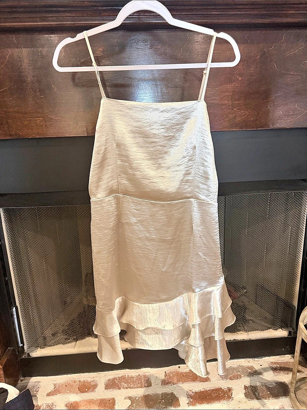 BB Dakota Ruffle Hem Mini Dress in Silver Size 10 NWT